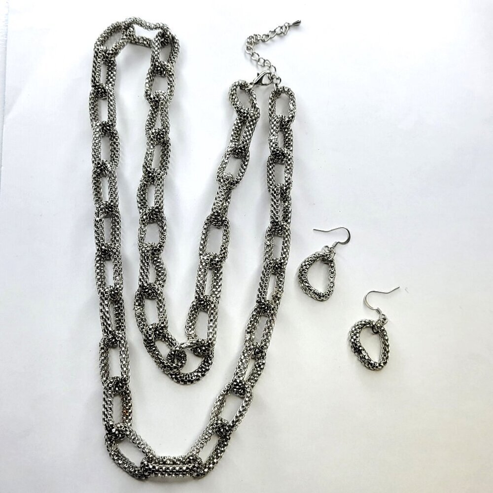 Oval Chain Link Necklace with Earrings Set, Silvertone Casual Summer Necklace